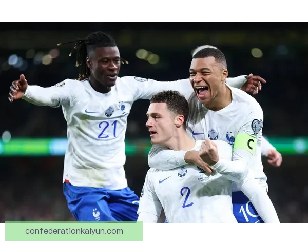 瓦拉内近期比赛状态回暖，表现持续稳定引关注