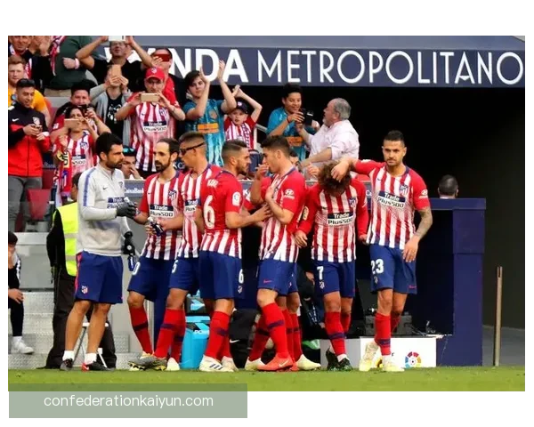 西甲联赛中马竞球迷表现激情四射，球队士气回暖令人期待。